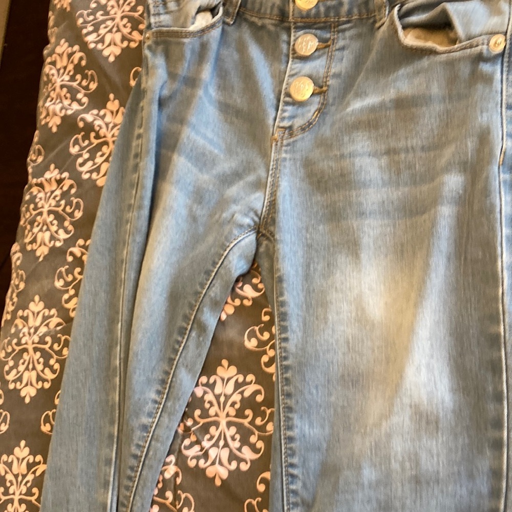 these are nice jeans, light blue, good condition